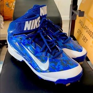 Nike cleats size 9